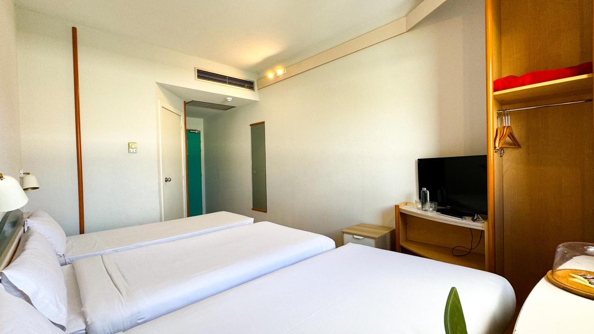 Hotel Iris Гвадалахара Экстерьер фото